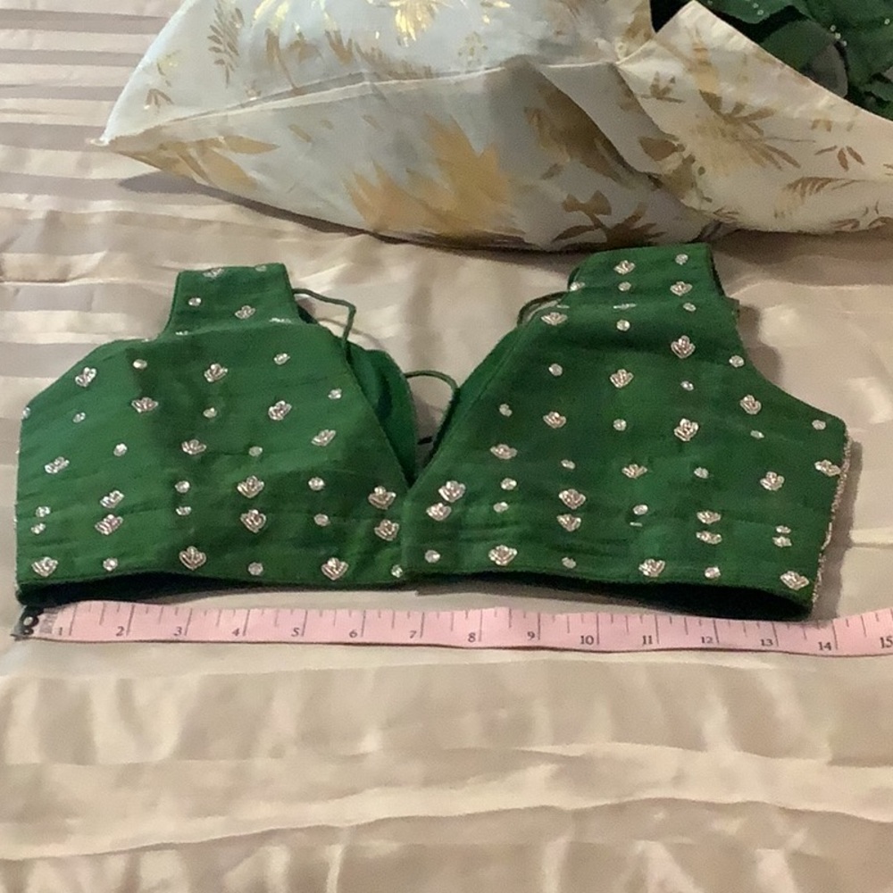 Green Embellished Indian Crop Top with Sheer Dupatta/indian Pakistani lengha fr - Picture 13 of 15